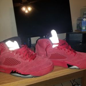 Red Jordan 5